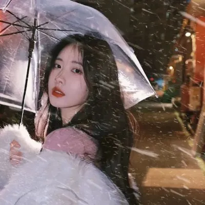 女性悬疑复仇《小姐》同类绝佳作品《女教师》：压抑女教师的极致反击，阶级与欲望的崩塌