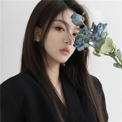 甜宠漫改剧《女神降临》车银优文佳煐：丑小鸭靠化妆变身校花，两大男神神仙打架